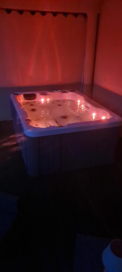 Agreable Rez De Jardin Avec Piscine Et Jacuzzi Apartment Cervione Luaran gambar